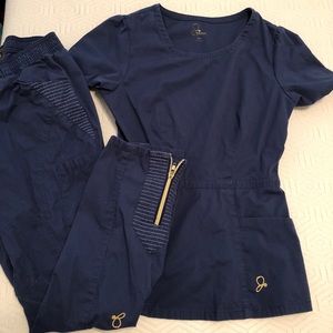 Jaanuu scrub set